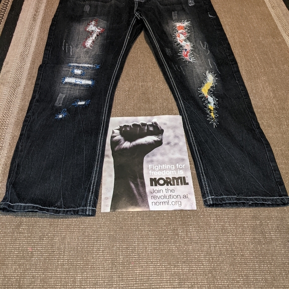 Menswear - Picture 4 of 7